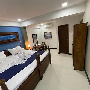 Rush Hotell